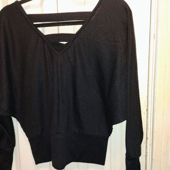 Just Be Elegant Black Knit V-Neck Blouse - Picture 6 of 6
